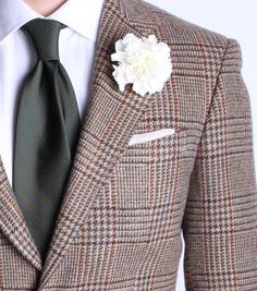 How to Wear a Lapel Flower or Boutonniere