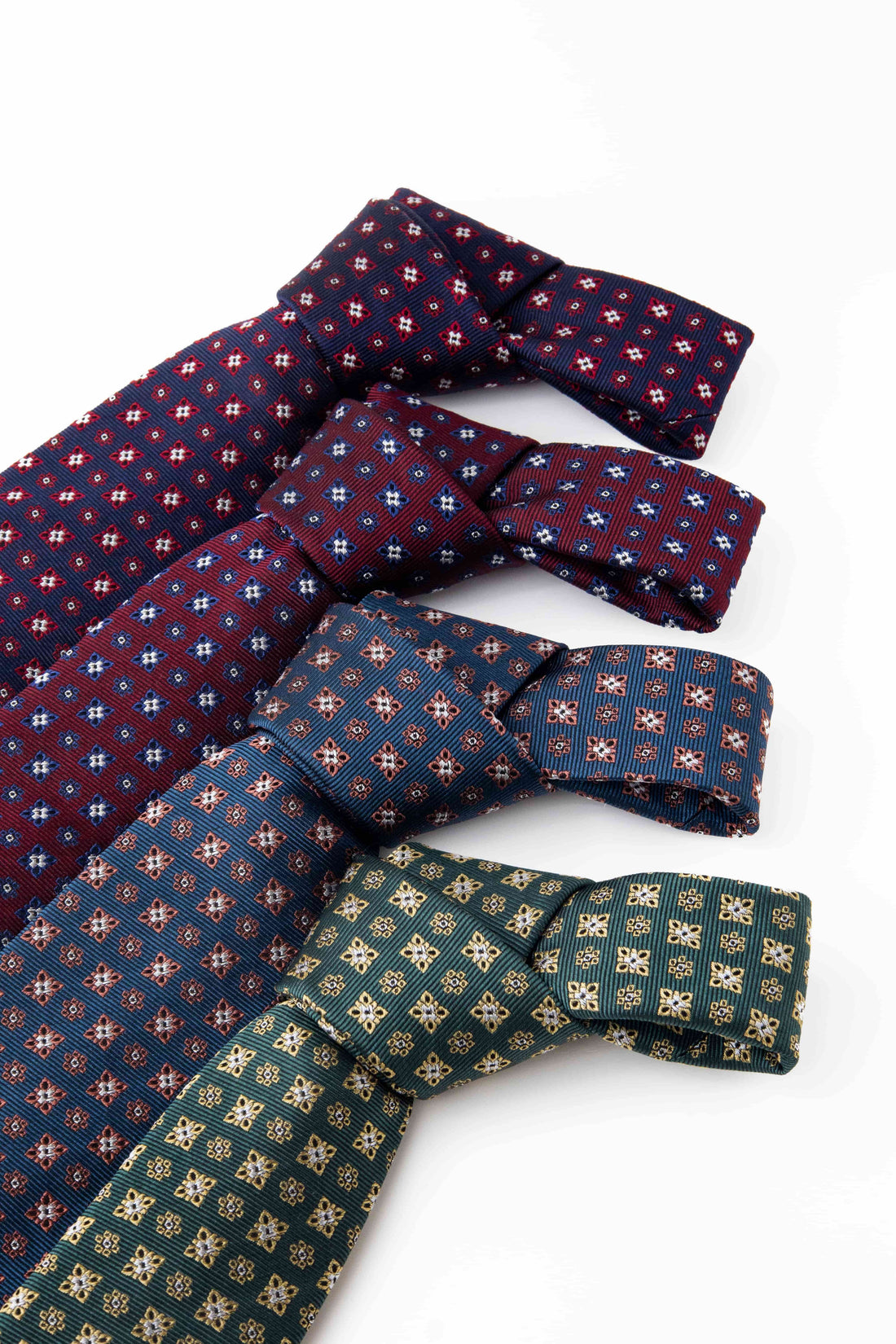 Geometric Foulard Patterned Silk Tie 