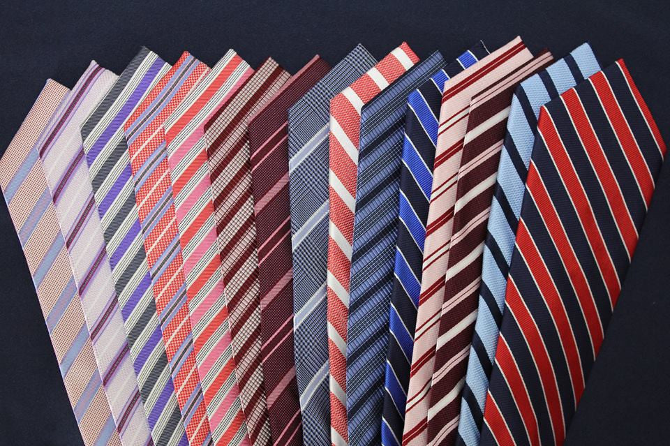 Silk Print Tie in Light Blue/Orange/White Stirrups